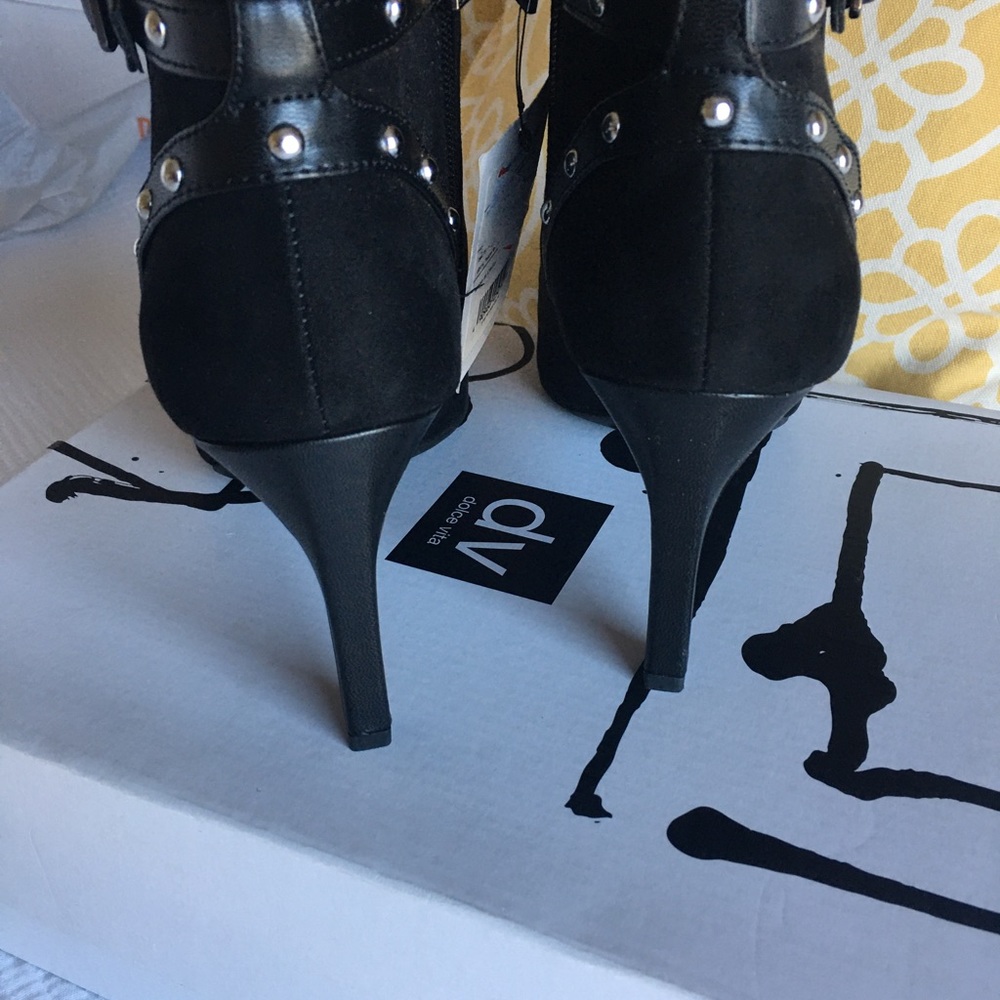 Sam & Libby Black 8 1/2 boots w3 1/2” heel NWT